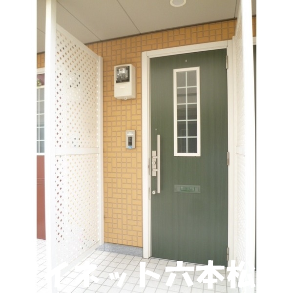 エントランス　おしゃれな入口ですね。