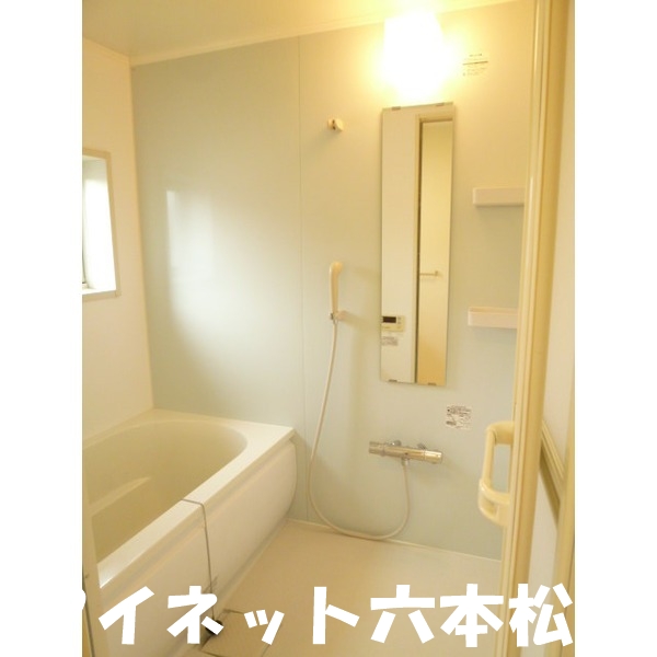 バス・シャワールーム　一日の疲れを癒してください。