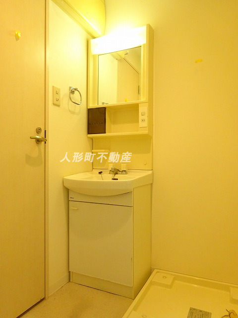 洗面設備　独立洗面台です！※別のお部屋のお写真です。
