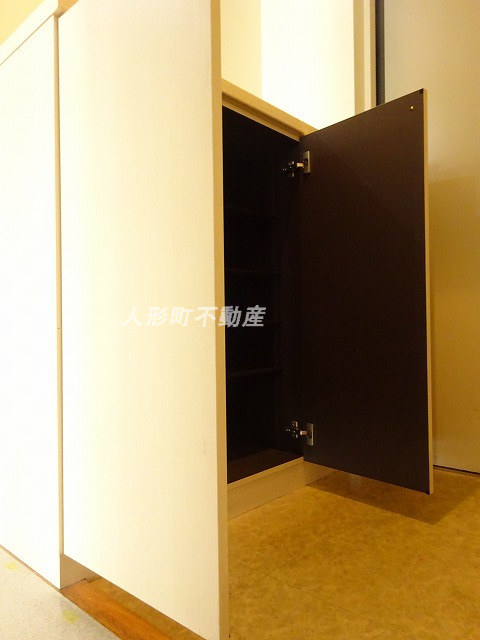 その他設備　シューズボックスです！※別のお部屋のお写真です。