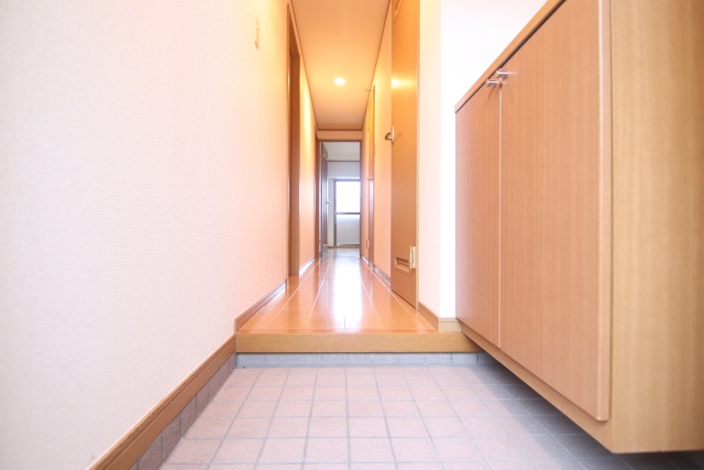玄関　※別室の参考写真の為、現況優先です。