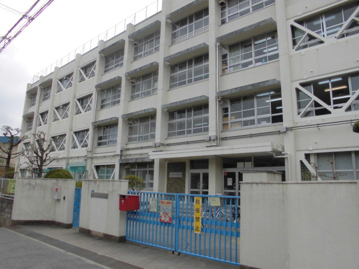 小学校　木屋小学校（小学校）まで588m