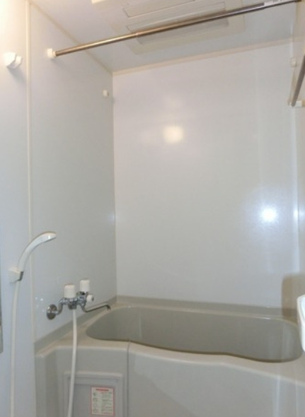 バス・シャワールーム　別部屋の画像を使用しております。