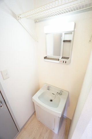 洗面設備　※同タイプの写真です。