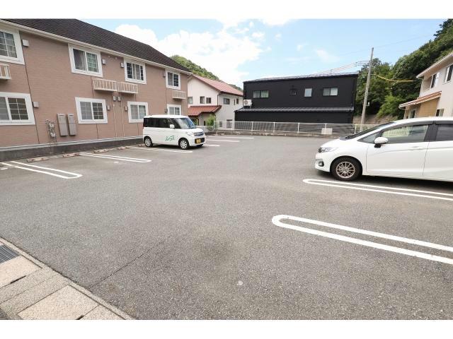 駐車場　駐車場