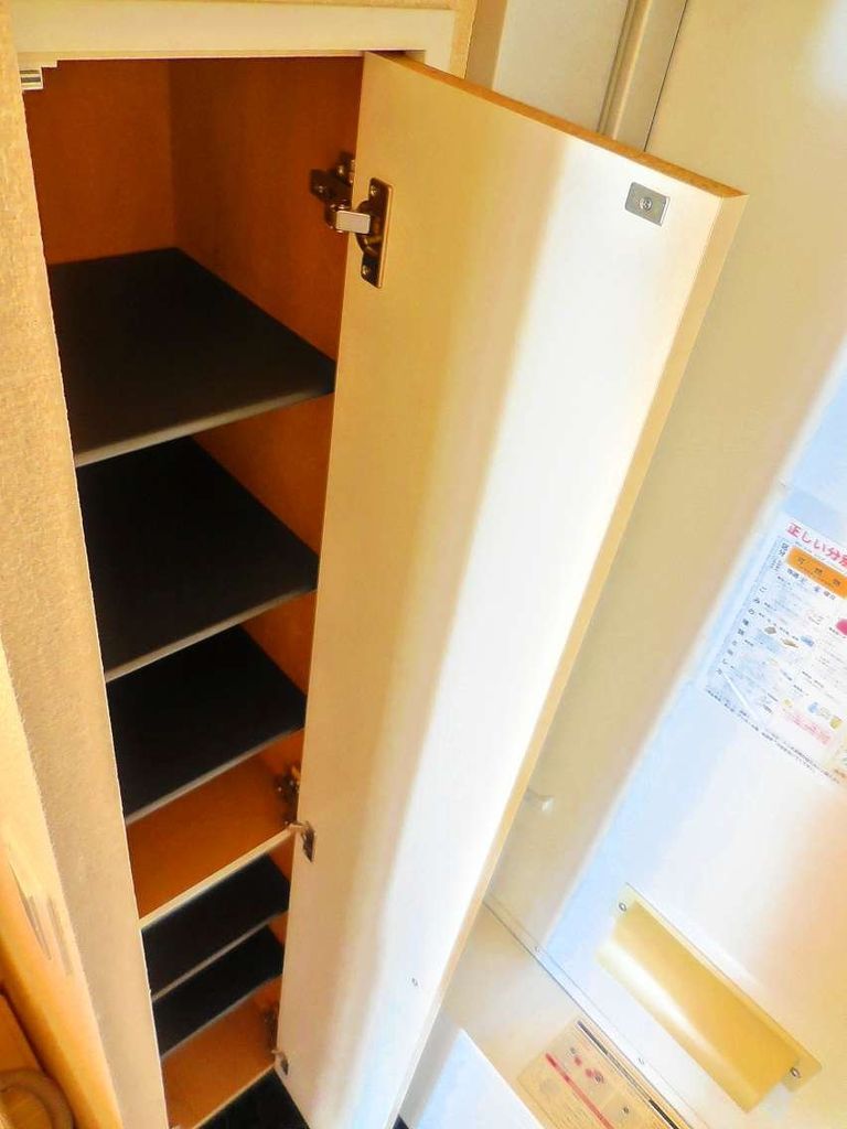 玄関　靴箱は段差を自由に変えられます。