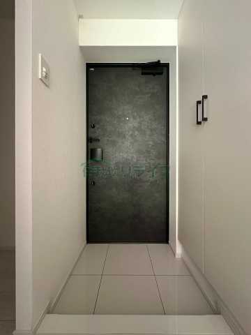 玄関　別部屋同タイプ部屋の参考写真となります。
