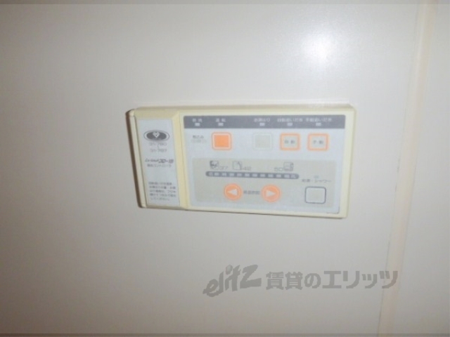 その他設備　給湯器リモコン