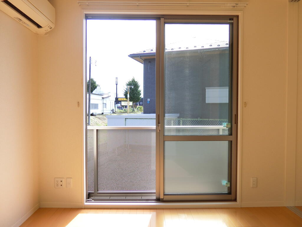 バルコニー　同施工会社別物件の写真です。実物とは異なります。