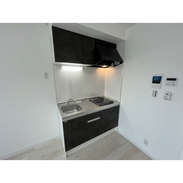 キッチン　室内写真は別部屋の写真です。