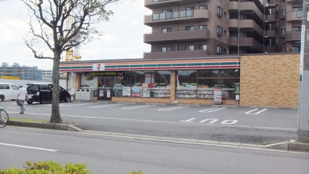コンビニ　セブンイレブン船橋北本町2丁目店（コンビニ）まで332m