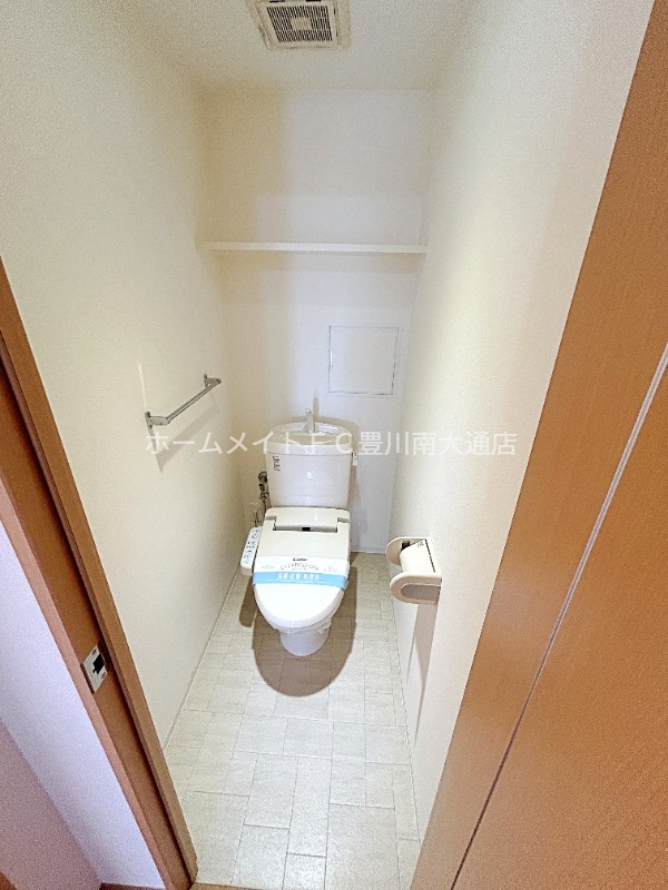 トイレ　同型別部屋写真（反転）