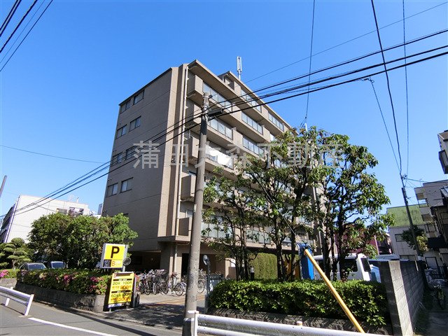 建物外観　1992年1月築　RC鉄筋コンクリート造地上7階建て総戸数6