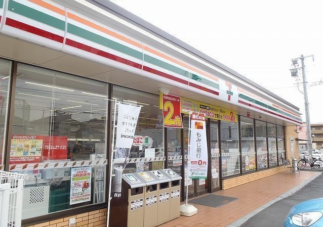 コンビニ　セブンイレブン（コンビニ）まで500m
