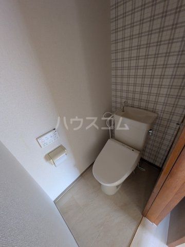 ＪＲ東海道本線 静岡駅 バス乗車時間：17分 最寄りバス停で下車 徒歩3分 2階建 築64年のトイレ写真