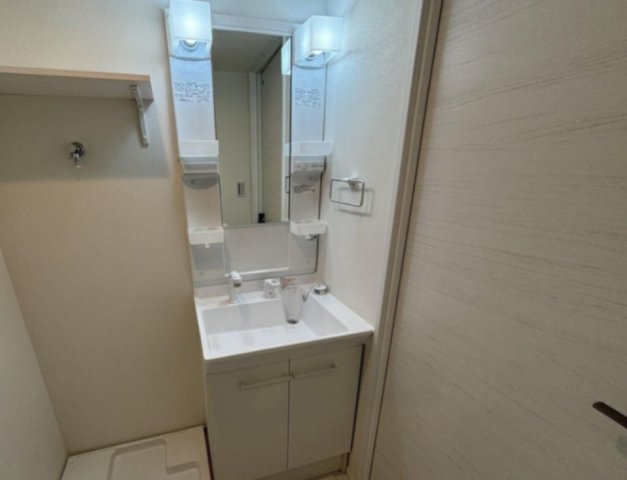 洗面設備　きれいな内装です