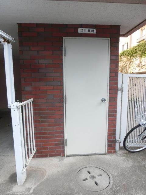 その他共有部分　敷地内ゴミ置場も有ります★