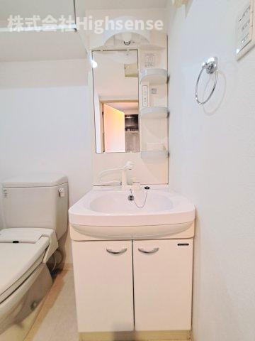 洗面設備　コンパクトで使いやすい洗面所