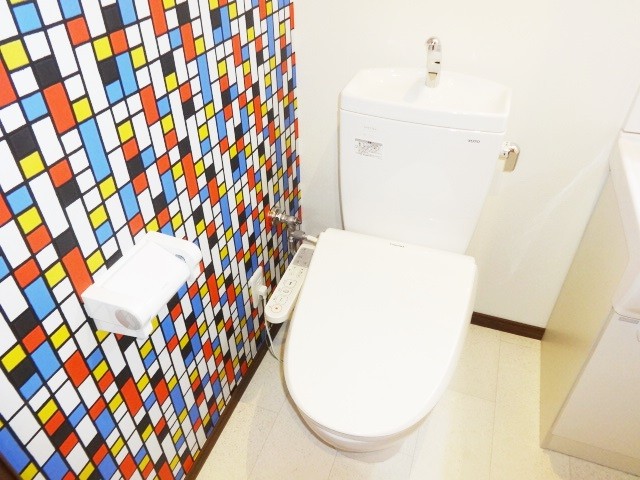 トイレ　タイルのトイレが可愛くていい感じ！