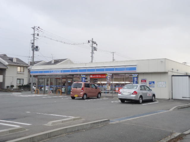 コンビニ　ローソン　秋田泉中央三丁目店（コンビニ）まで500m