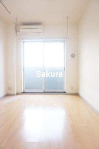 居室・リビング　開放感のあるゆったりとしたお部屋です♪