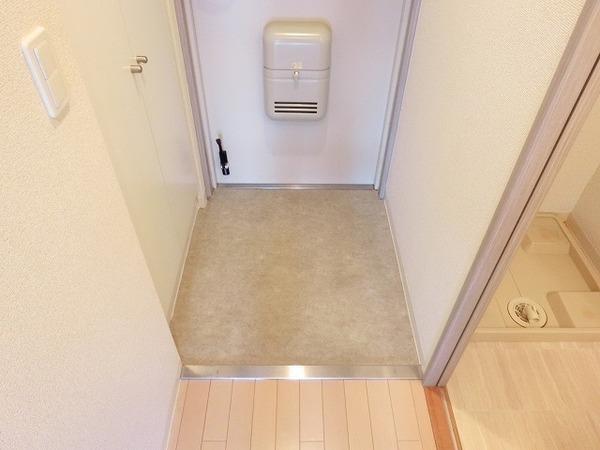 玄関　シューズボックスあり！