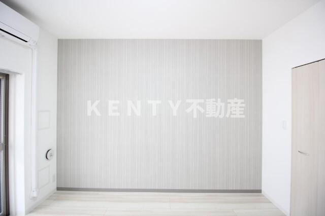 その他部屋・スペース　開放的な寝室です