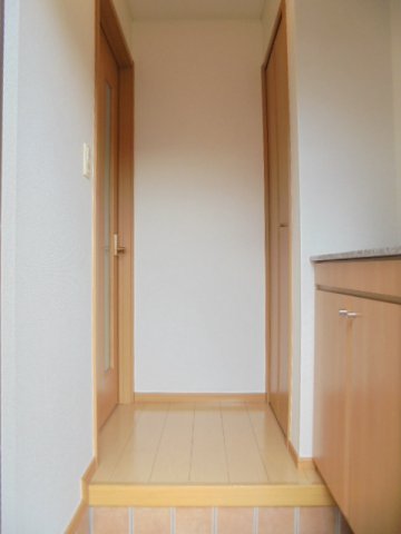 玄関　収納もある玄関です