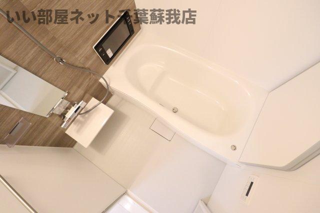 バス・シャワールーム　コンパクトで使いやすいお風呂です