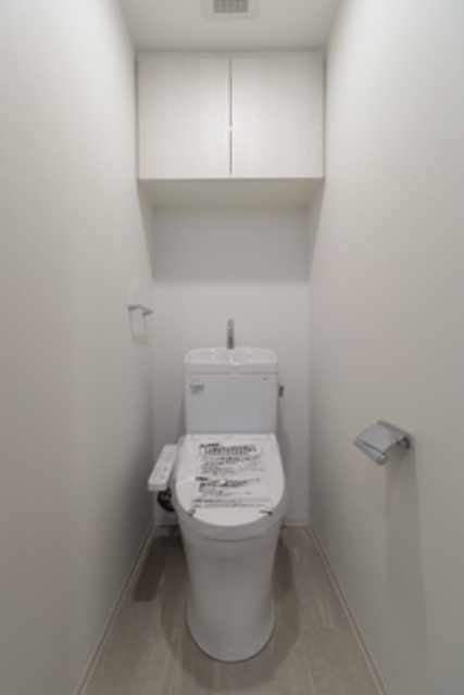 トイレ　※写真は同タイプ住戸です。