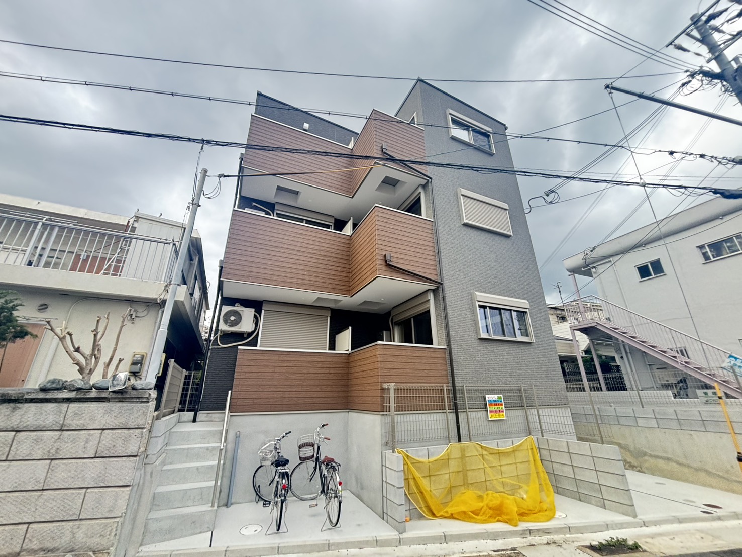 S.Apt.王居殿III