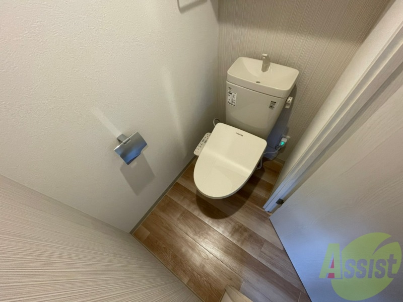 トイレ　ウォシュレット機能がついたトイレです。安心して使用できます。