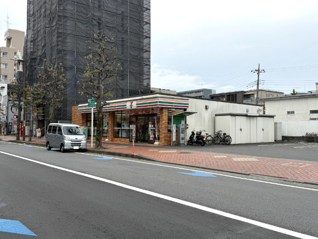 コンビニ　セブンイレブン厚木旭町１丁目店（コンビニ）まで248m
