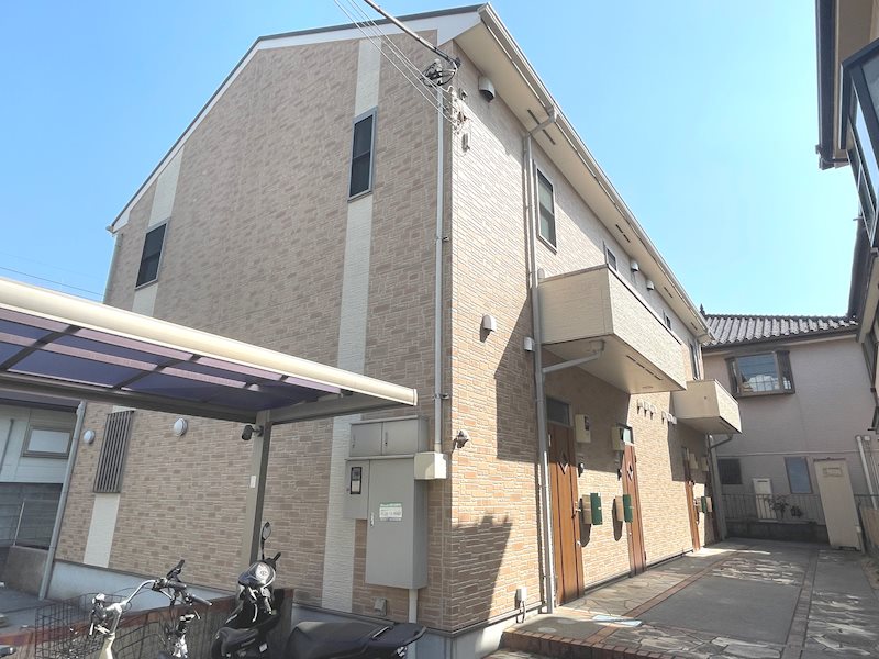 建物外観　1階2階利用可能なメゾネットタイプ