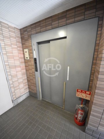 ロビー　アヴェニール　エレベーターホール