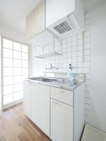 キッチン　※写真は別の部屋のものです。