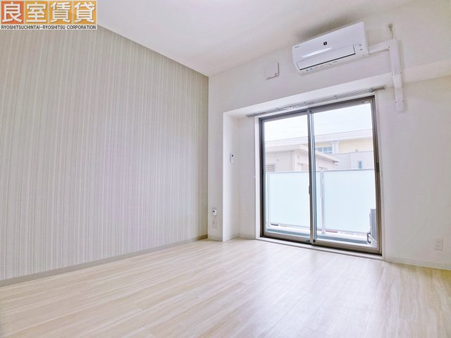 居室・リビング　※このお写真は同物件の同シリーズの別のお部屋となります。現状