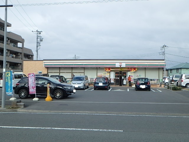 コンビニ　セブンイレブン横浜西が岡店（コンビニ）まで700m