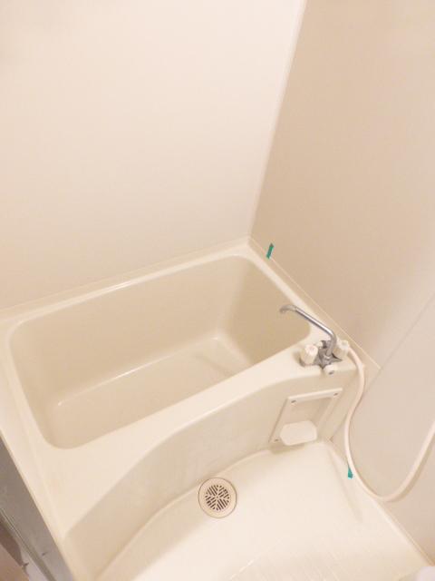 バス・シャワールーム　ゆったり過ごせるお風呂です
