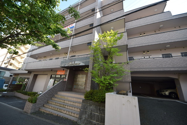 建物外観　☆中央大学・明星大学徒歩３分☆