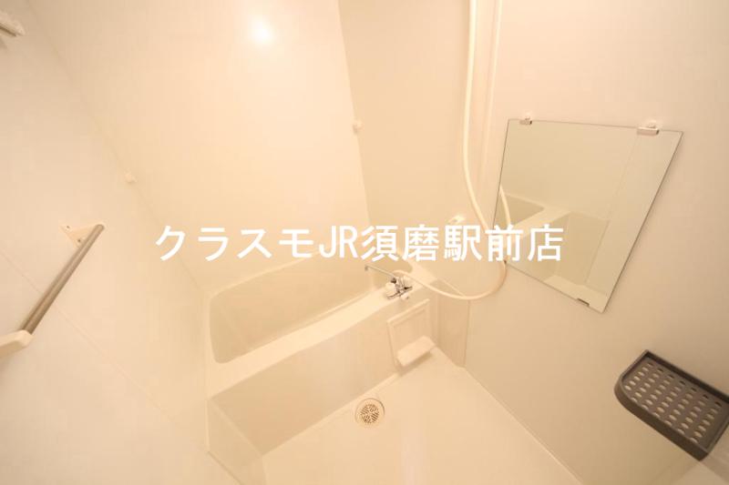 バス・シャワールーム　一日の疲れを洗い流す大切な空間。ゆったりくつろいでください。