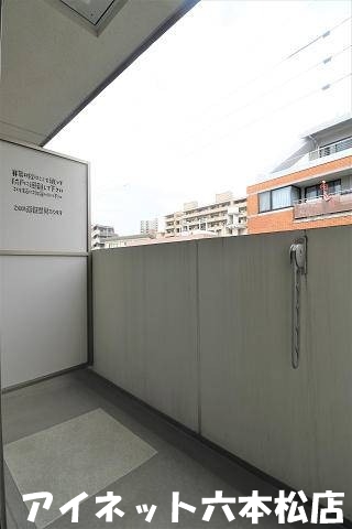 バルコニー　洗濯物はこちらへどうぞ。