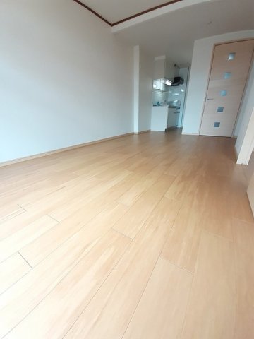 居室・リビング　こちらの居間で趣味の時間をお楽しみください