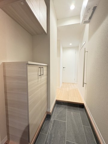 ベンディシオン市川の玄関写真