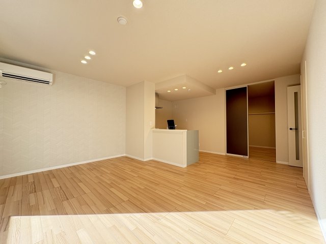 ベンディシオン市川の居間写真