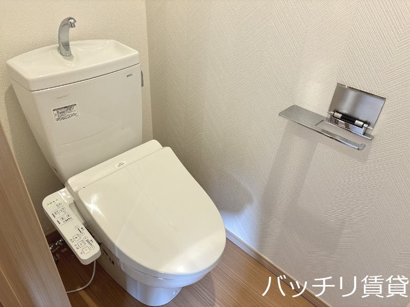 トイレ　※同型タイプの為、現状を優先いたします