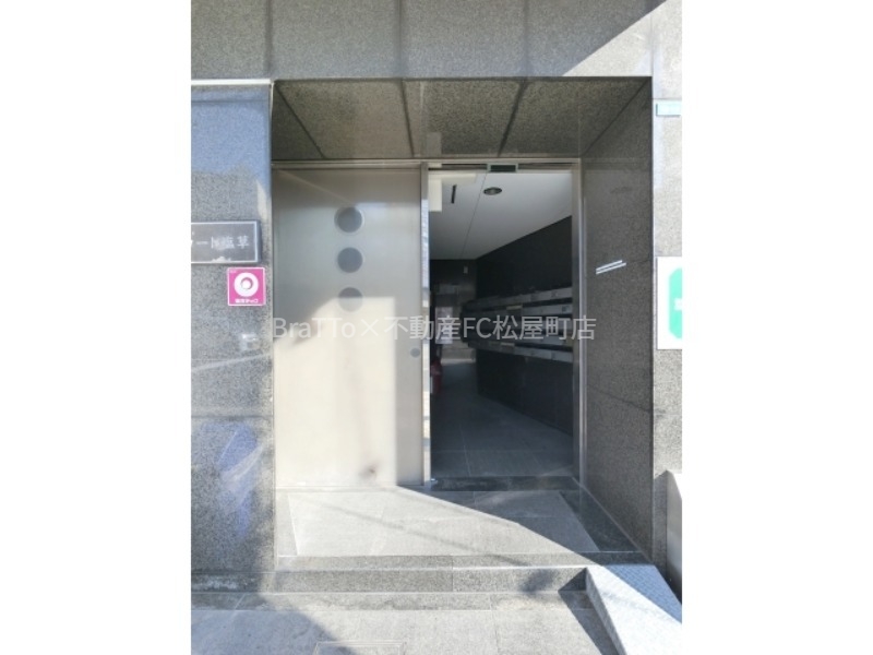 エントランス　マンション共用部分