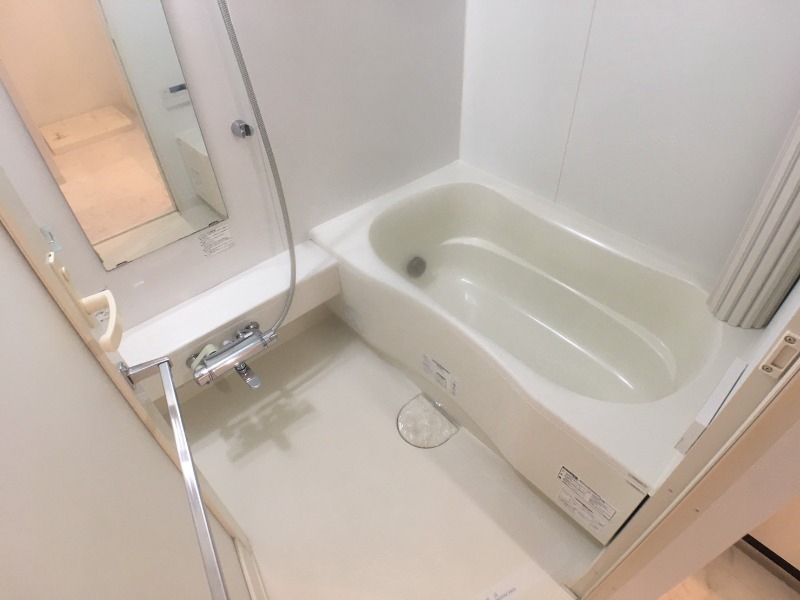 バス・シャワールーム　お風呂になります。一日の疲れを癒してくださいね。