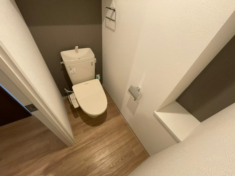 トイレ　ウォシュレット機能がついたトイレです。安心して使用できます。
