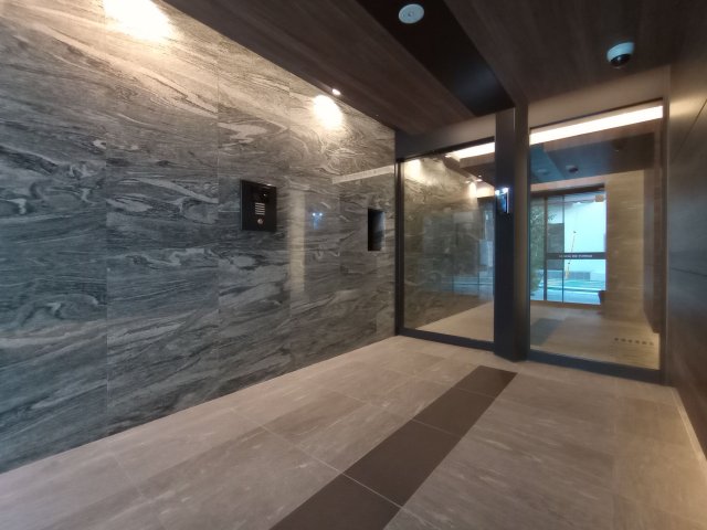 エントランス　弊社は都内全域の物件をご紹介可能です！